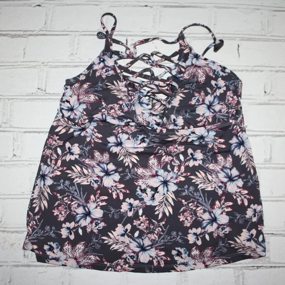 🌸🌊 Floral Swim Top · Wave Zone · Size M 🌊🌸